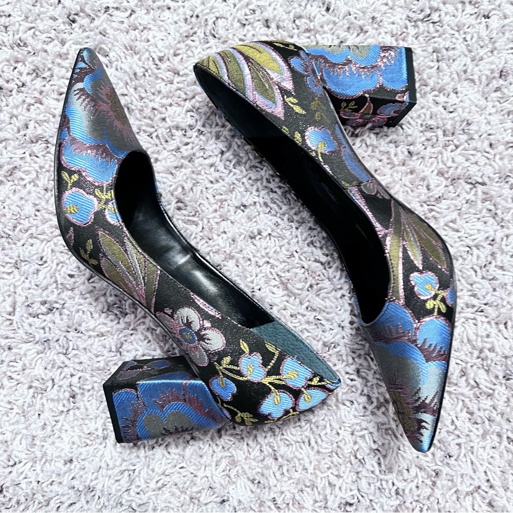 Marc Fisher Zalady Embroidered Pumps size 8.5